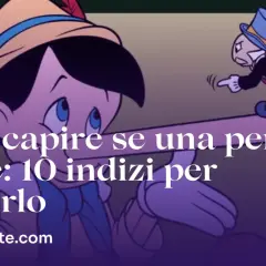 Pinocchio con il naso lungo, simbolo di come reagire alle bugie del partner. 10 indizi per scoprirle.