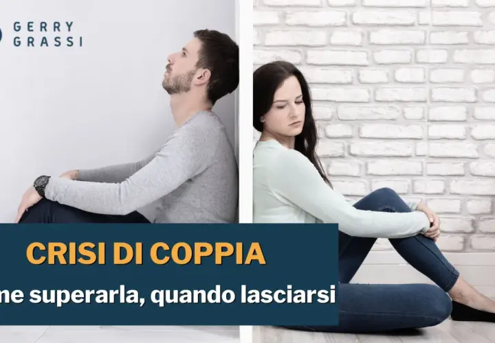 Coppia seduta schiena contro schiena, separata da un muro. Il testo parla di cosa rovina una relazione di coppia e come superarla.