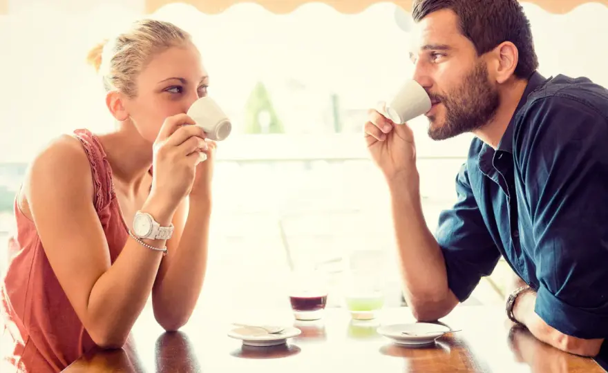 Uomo innamorato in segreto - I segnali che non mente