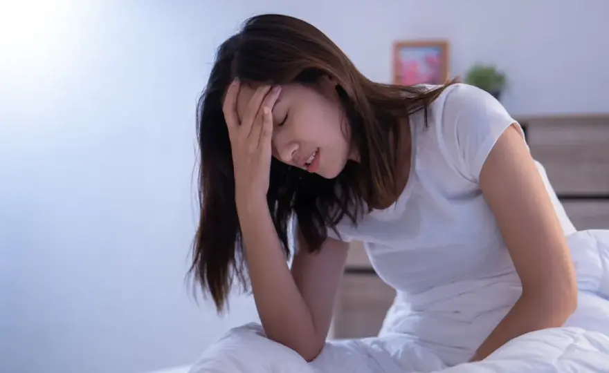 Insonnia prima delle mestruazioni? Cause e strategie utili