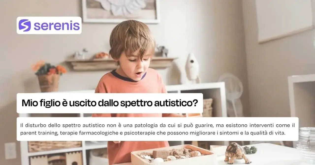 Bambino gioca, con testo che suggerisce che l'autismo si guarisce con interventi mirati.