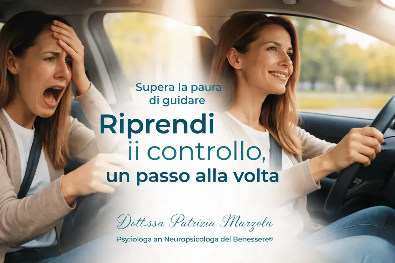 Donna con paura di guidare, urlante e con mano sulla fronte, contrapposta a una donna sorridente al volante. Supera la paura di guidare.